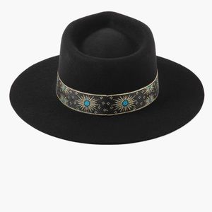 Lack of color Phoenix hat